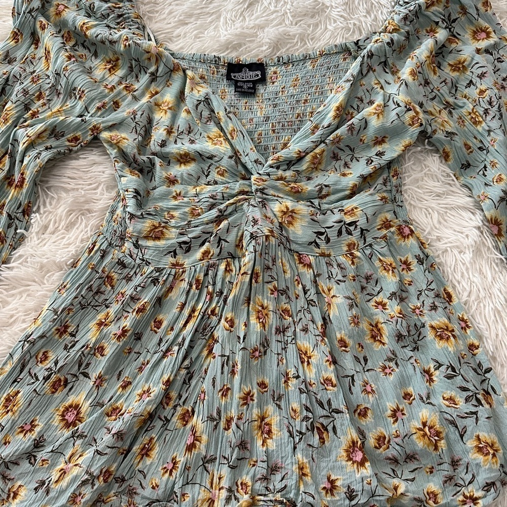 Angie Floral Sage Green Babydoll Long Sleeve Boho Smocked Peplum Top Size Small - Picture 9 of 16